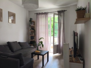 Gut geschnittene möblierte Wohnung mit Balkon und Ruhe — photo 1