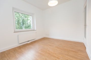 Anzeigenbild: 12 qm großes unmöbliertes WG-Zimmer in 3er WG mit Loggia, zum 01.12. in Hamburg Heimfeld, nähe TUHH