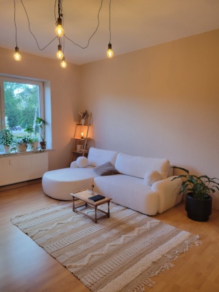 Anzeigenbild: Großzügige 2-Zimmer-Wohnung mit Balkon im Zentrum – ab 01.11.