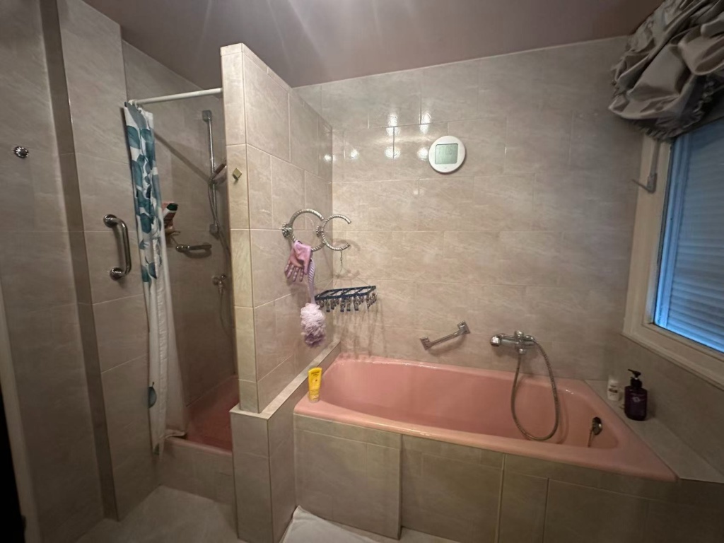 Gemütliches Zimmer mit Dachschräge – Foto 4