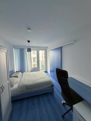 Möblierte 2-Zimmer-Wohnung in Berlin-Mitte mit großem Balkon & Blick auf den Berliner Fernsehturm — photo 1