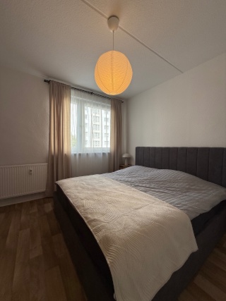 Anzeigenbild: without Anmeldung -WG Zimmer 05.10.2026-05.01.2026