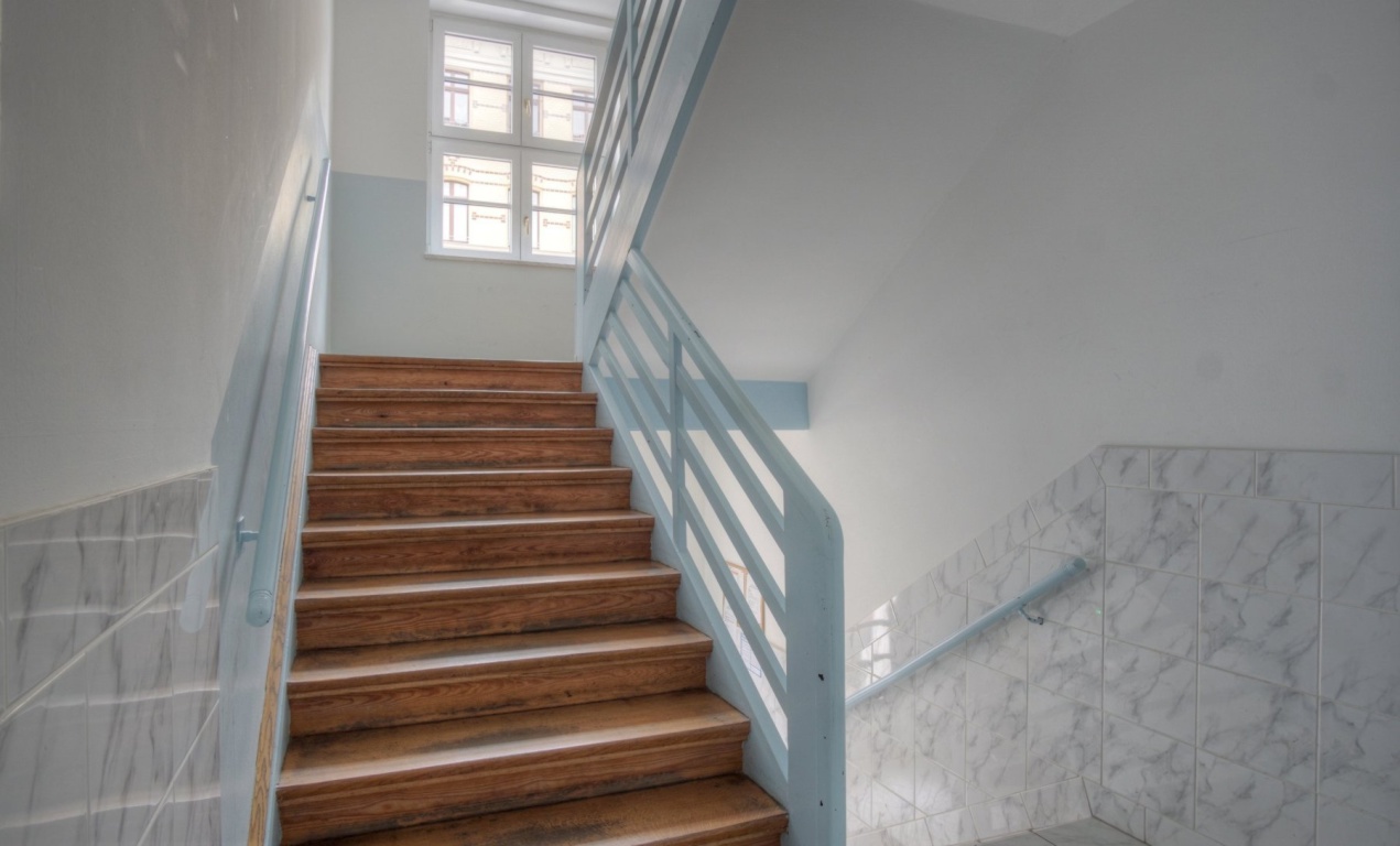Habitación en WG Schönefeld-Abtnaundorf Clara-Wieck-Straße 23 - Treppenhaus