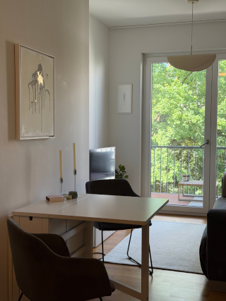 Befristet, 2-Zimmer-Wohnung mit großem Balkon und top Anbindung — photo 1