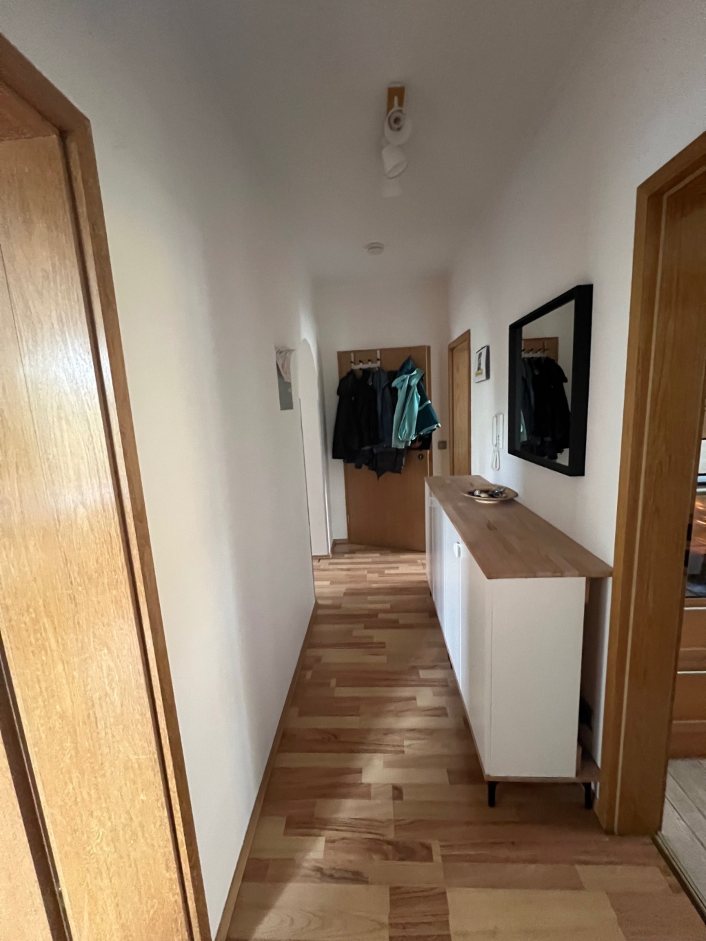 WG-Zimmer Herrenbach Arthur-Piechler - Flur zur Eingangstüre