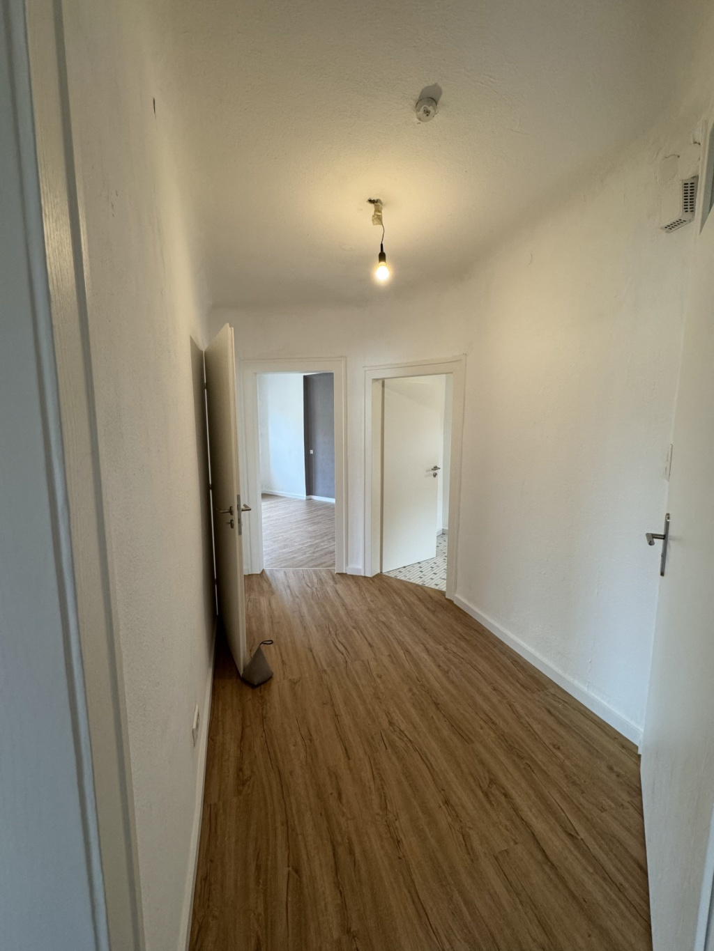 3-Zimmer-Altbauwohnung mit Veranda in Stuttgart-Ost