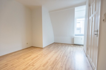 Anzeigenbild: 14,5 qm großes unmöbliertes WG-Zimmer in 2er WG - zum 01.12. in Hamburg - Altona