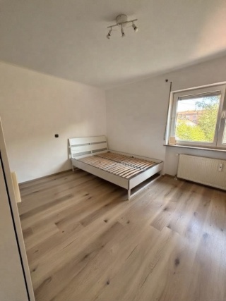 Anzeigenbild: Helles Zimmer in Mädels-WG