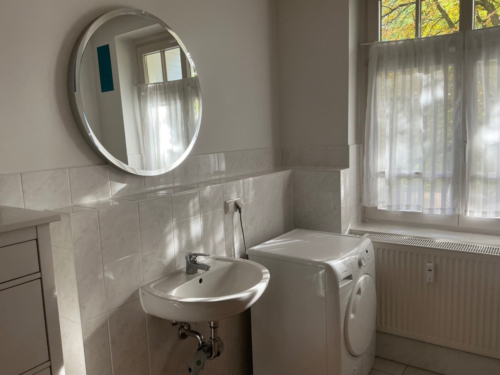 Habitación en WG Kleinzschocher Herrmann-Meyer-Straße - Badezimmer Teilansicht