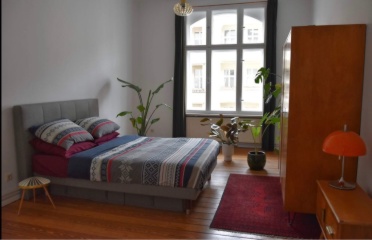 Untermiete 30 Oktober - 8 November : 3-Zimmer Wohnung mit Balkon in Berlin-Friedrichshain — photo 1