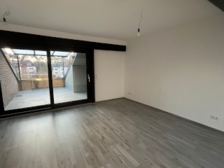 Wunderschöne Dachgeschosswohnung mit Südbalkon/Loggia