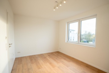 Ad image: 14qm großes unmöbliertes WG-Zimmer - nähe Uni Campus in Koblenz-Metternich - frei zum 01.01.