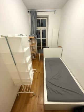 Möbliertes Altbau-Zimmer im Lehel, 4er-WG – Nachmieter:in gesucht