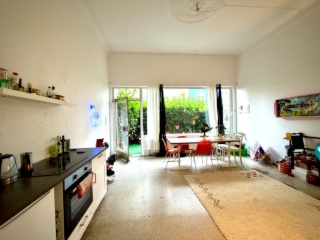 ZWISCHENMIETE Helle Atelierwohnung mit großer Terrasse, Top-Anbindung