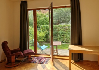 Zimmer Untermiete möbliert in wunderschöner Wohnung - Sublet furnished room 2-4 months