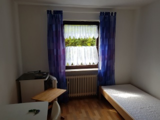Ad image: Möbliertes WG - Zimmer in Einfamilienhaus für Studenten und Praktikanten