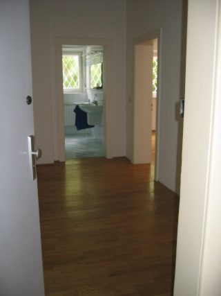 ruhige 2,5 Zimmerwohnung in 3 Familienhaus in München Hadern (WG geeignet)