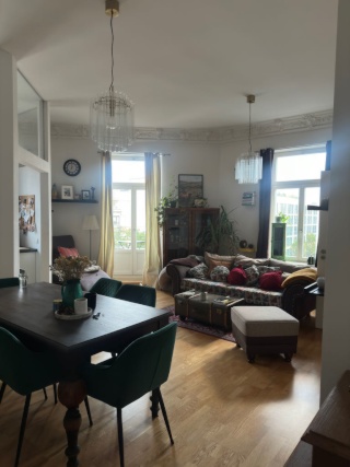 befristete, möblierte 56 qm Altbauwohnung im Zentrum