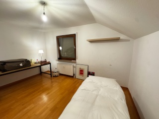 Anzeigenbild: 🌟 WG zimmer mit Office & Kammer in DG mit Gemeinschaftsbalkon und Blick auf die Altstadt
