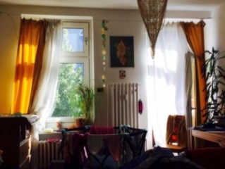 Großes Zimmer in 2-Raumwohnung für 5 Monate Berlin Neukölln (2 Zimmer Wohnung)