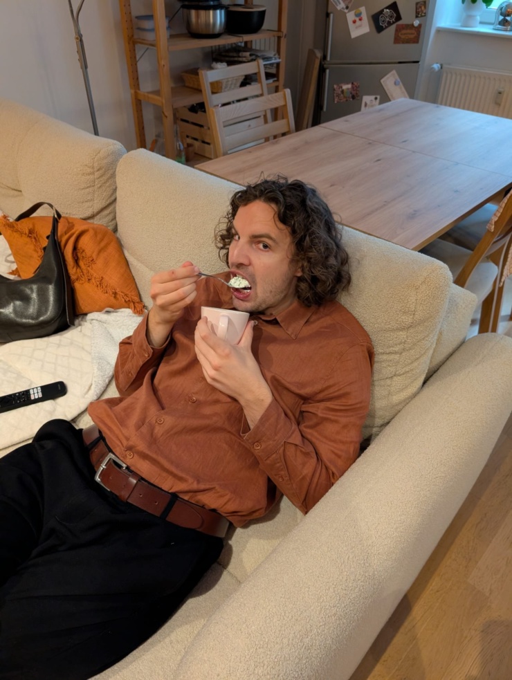 Auf der Suche nach Couch/Wg-Zimmer für Januar und Februar 🫂