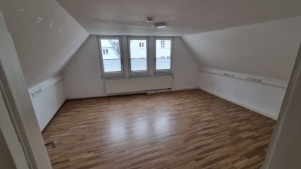 Anzeigenbild: WG-Haus sucht neue Bewohner 20m2 Zimmer