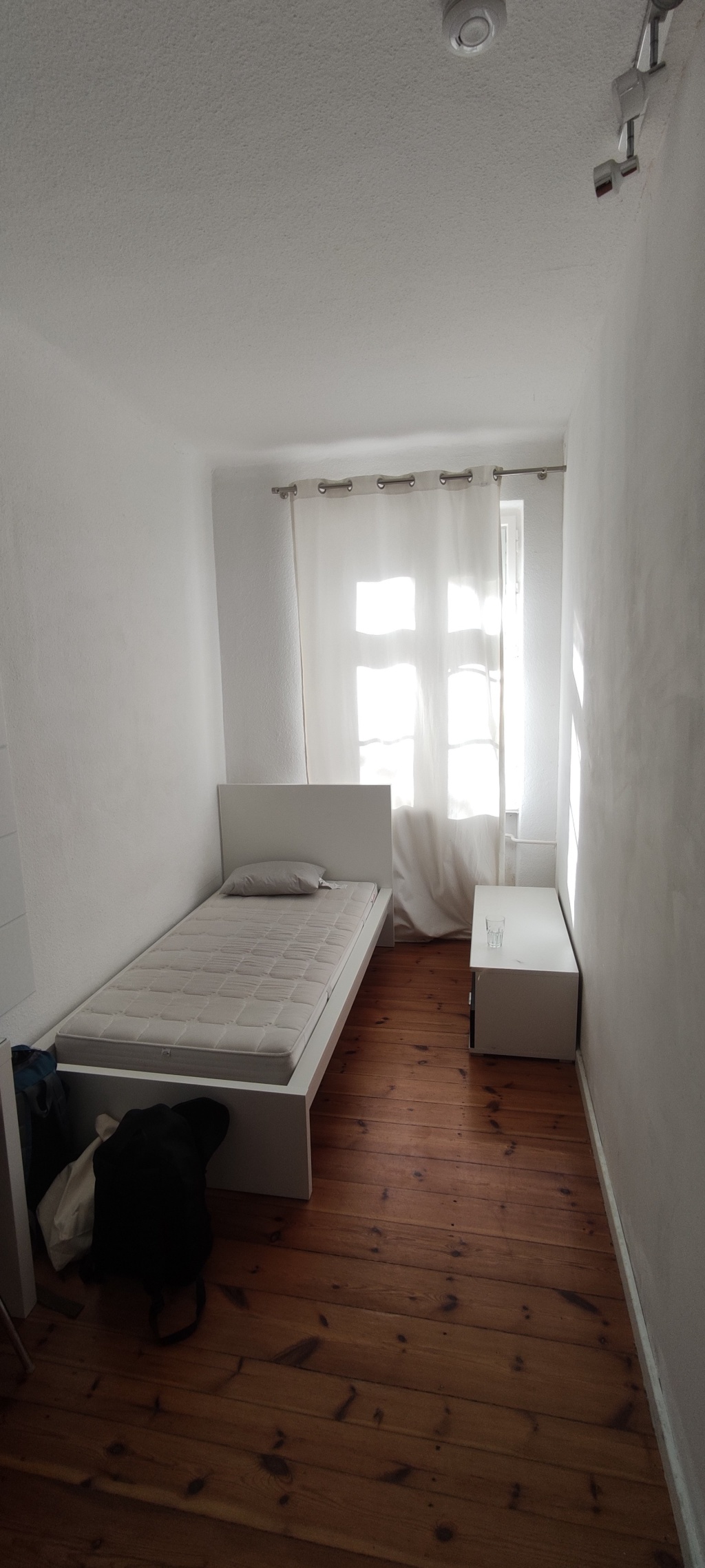 Furnished Room Available in an international WG | Anmeldung Available | 640 all included | Close to Mierrendorfplatz station