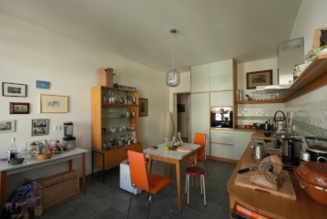Helle 2-Zimmer Wohnung mit Balkon zur Zwischenmiete in Reudnitz / Bright 2-room apartment with balcony for temporary sublet in Reudnitz