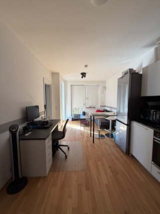 Nachmieter gesucht: 2-Zi-Neubau am Südkreuz, Balkon — photo 1
