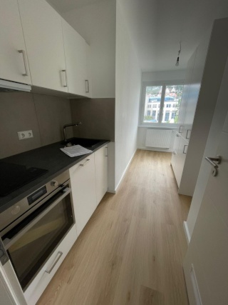 Nähe S-Hbf 2-Zimmer Wohnung 53m2, Balkon, teilmöbliert, 1100€ Kalt, WG-Tauglich, 4. OG