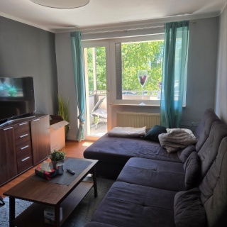 Gemütliche, voll möblierte 2-Zimmer-Wohnung mit Balkon – super zentral! (15 Min zum Hbf / Flughafen)