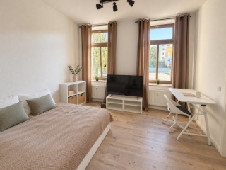 Anzeigenbild: Top-Lage & hochwertige Ausstattung: frisch renoviertes, möbliertes Apartment mit neuer Küche – 750 € all-inclusive, ab 3 Monaten