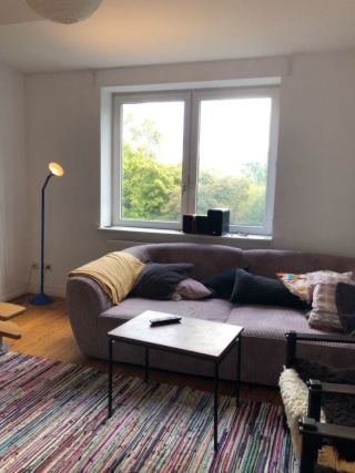 4-er WG sucht Mitbewohni zur Zwischenmiete mit Aussicht auf Verlängerung