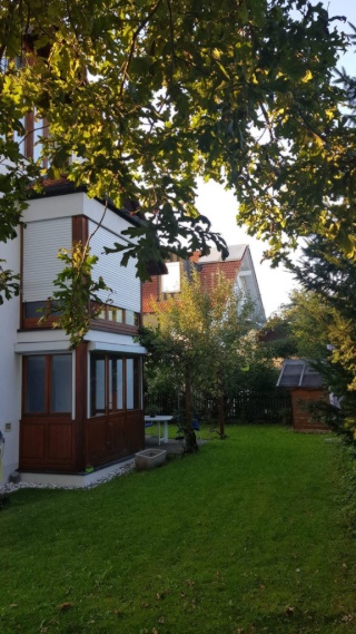 Großes und möbliertes WG-Zimmer im 1. OG