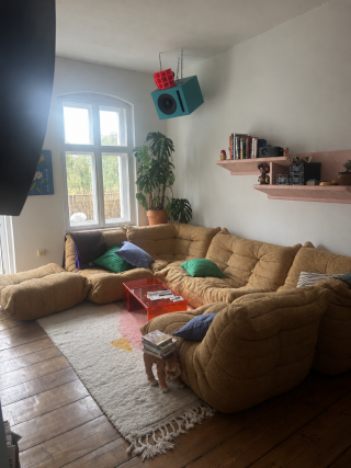 Dezember in Berlin - Stilvolle 80 m2 Altbauwohnung mit Balkon & Fernsehturmblick — photo 1