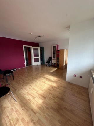 Helles, großzügiges Zimmer mit eigenem Balkon in Bogenhausen 🌿
