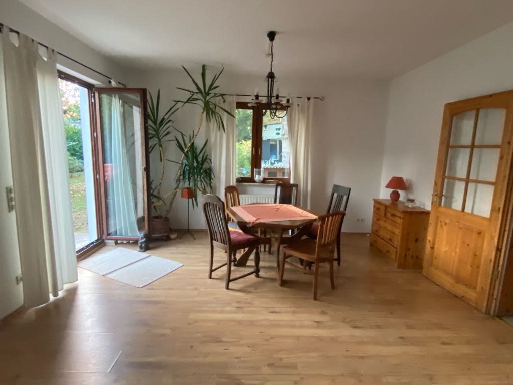 WG-Zimmer Mahlsdorf Klopstockstraße - Teil des Wohnzimmers