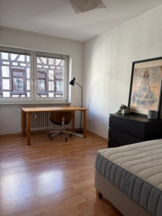 Ideal für 2er-WG / Paare: Möblierte Wohnung in Sachsenhausen am Main (5 Monate Zwischenmiete)