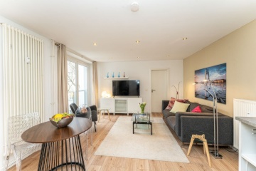 Moderne, helle Wohnung in bester Lage im Prenzlauer Berg — photo 1