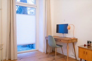 Whole 2-Bedroom Flat in Quiet Berlin 5.11-8.11 - extension possible. — photo 1