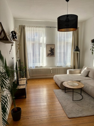 Ad image: Bright apartment with free parking