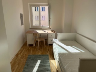 Möblierte Zimmer in einer internationalen Gemeinschaftswohnung (14 qm, all inklusive, renoviert, 15 min nach Münchner Stadt mit öffentlichen Verkehrsmitteln) - 12 Monate Mindestaufenthalt