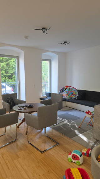 Anzeigenbild: Nachmieter gesucht 5-Zimmer Wohnung