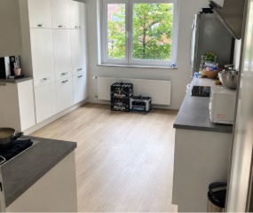 Anzeigenbild: WG-Zimmer am Hansaring - Top Lage, großes Wohnzimmer und Balkon