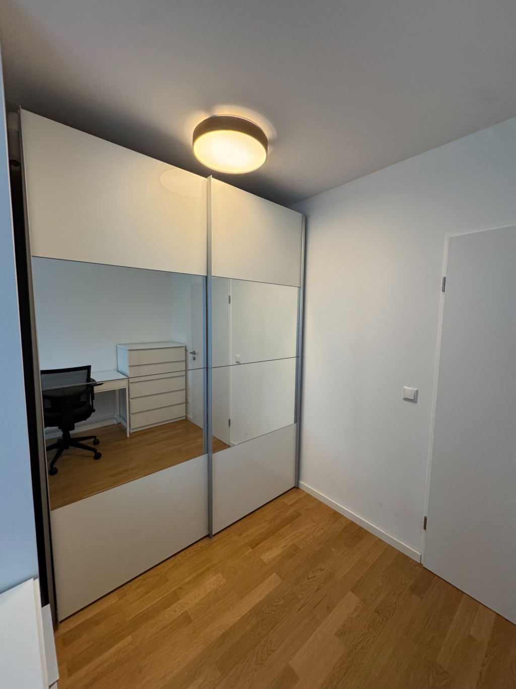 WG-Zimmer Hadern Karl-Witthalm-Straße 12 - Schrank