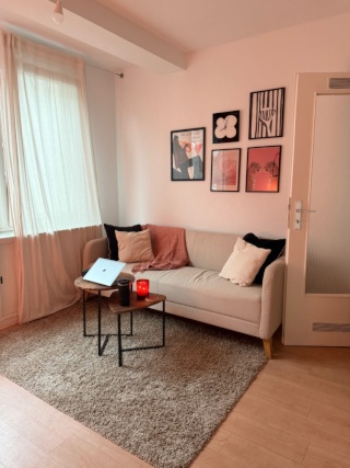 Anzeigenbild: Helle 1-Zimmer-Wohnung in Unterbilk – 100 m zu S-Bahn & Straßenbahn