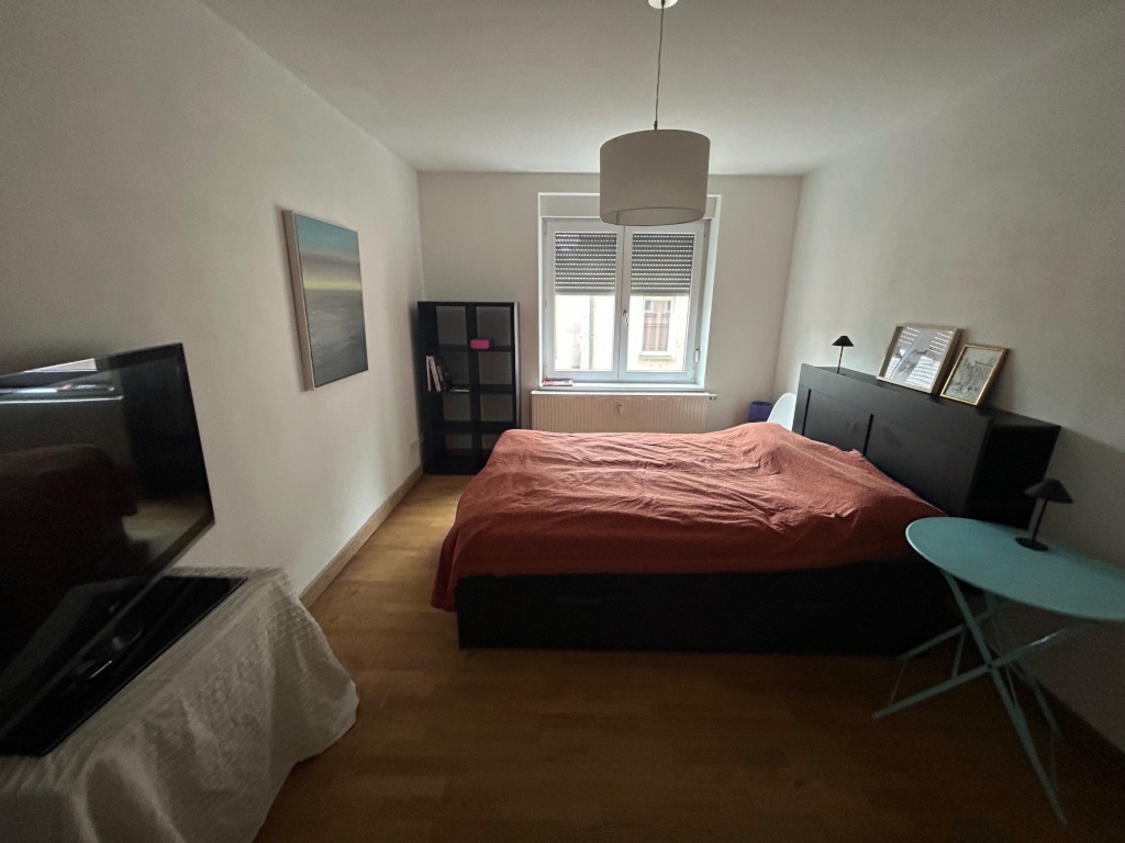 WG-Zimmer Oberhausen Pestalozzi 1 - Das zu vermietende Zimmer, Schreibtisch ist noch nicht aufgebaut, siehe unten ;-)