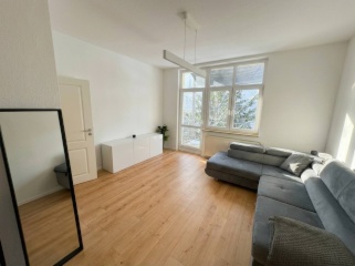Ruhige, möblierte 2-Zimmer-Wohnung mit Balkon und Arbeitsplatz, 2 Min. zur S+U Frankfurter Allee — photo 1