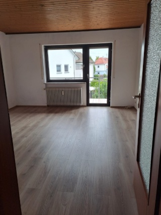 Anzeigenbild: 1-Zimmerwohnung mit Wohnküche, Bad/WC u.Balkon in Rheinstetten-Neuburgweier.