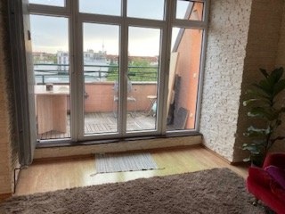Übergangsmiete bis 31.12. in wunderschöner 75qm-2-Raum-Dachgeschosswohnung in Weißensee — photo 1
